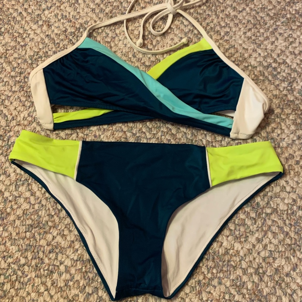Victoria’s Secret bikini set